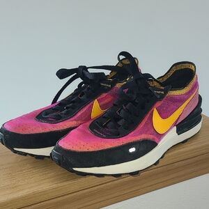 ⬇️Nike Women's Waffle 1 Vibrant Pink and Black Sneakers with Yellow Swoosh